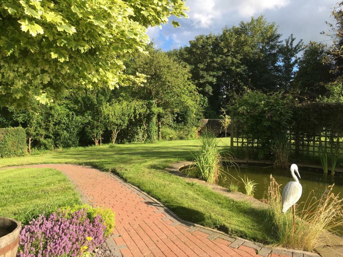 Maesbury Riverside Oswestry Dış mekan fotoğraf