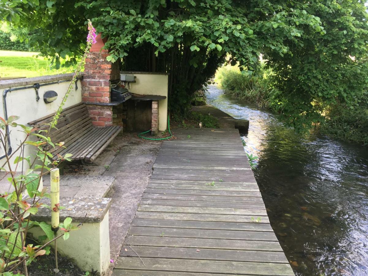 Maesbury Riverside Oswestry Dış mekan fotoğraf