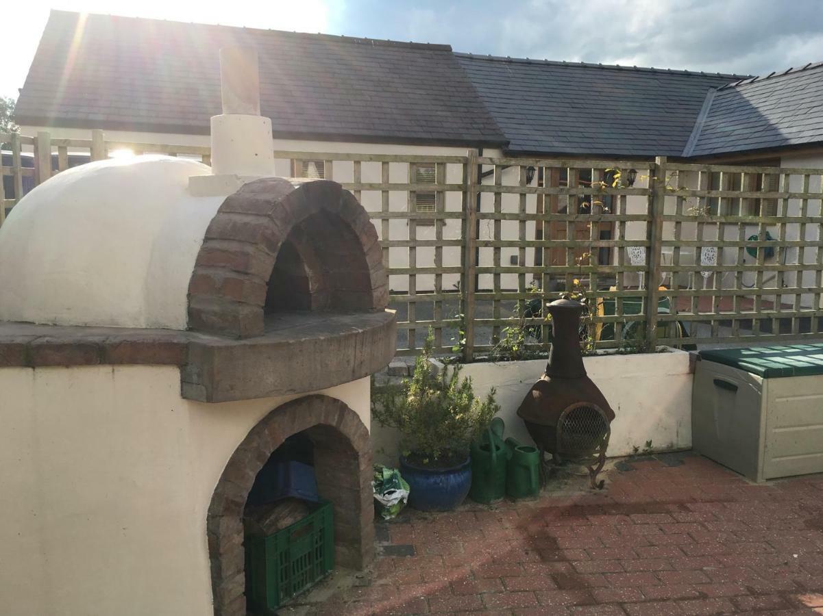 Maesbury Riverside Oswestry Dış mekan fotoğraf